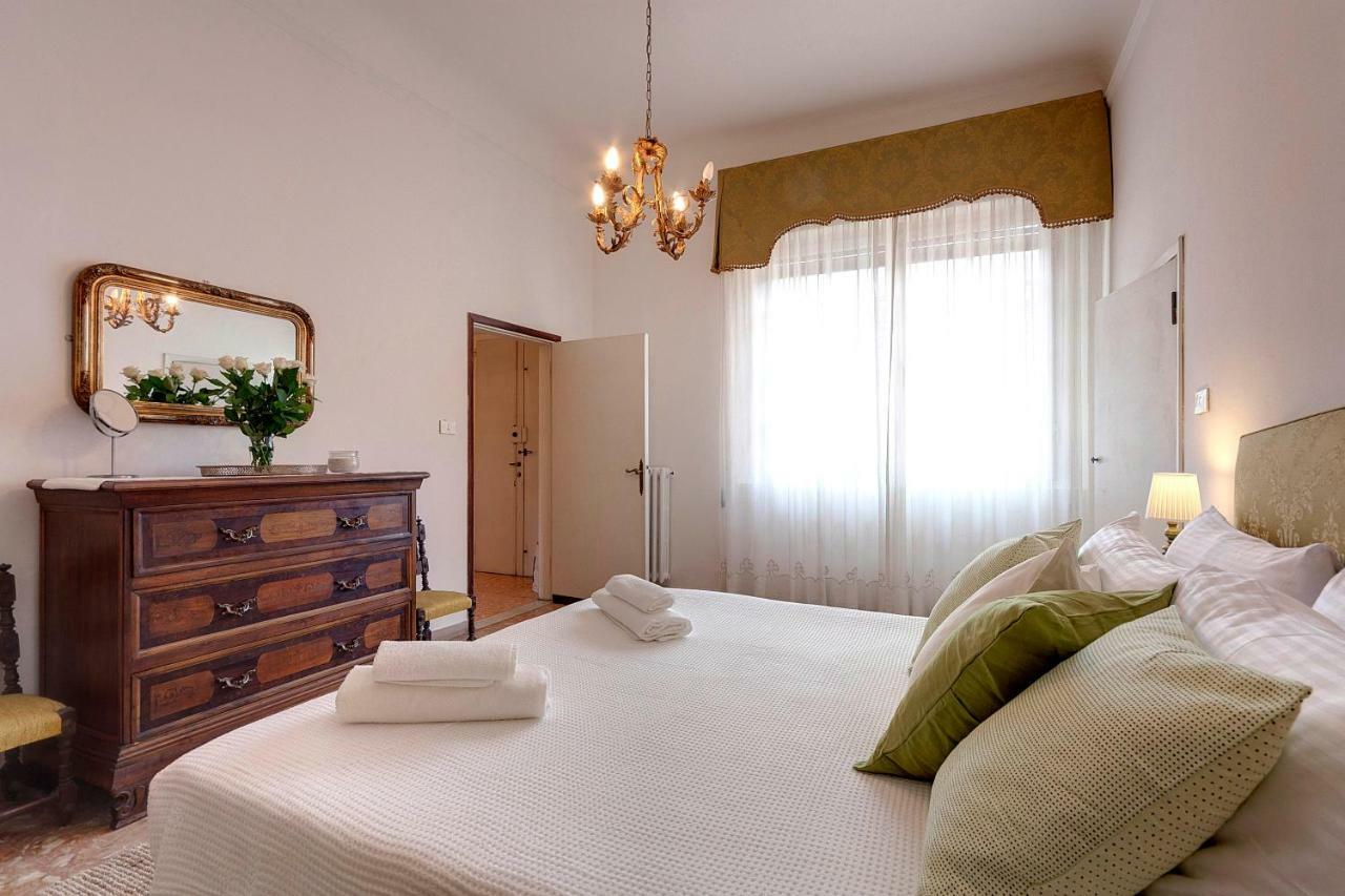 Historical Apartment Spectacular Arno View With Balcony From 12 Th Century. Firenze Kültér fotó