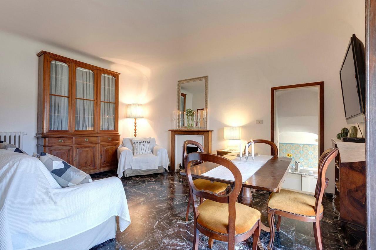Historical Apartment Spectacular Arno View With Balcony From 12 Th Century. Firenze Kültér fotó