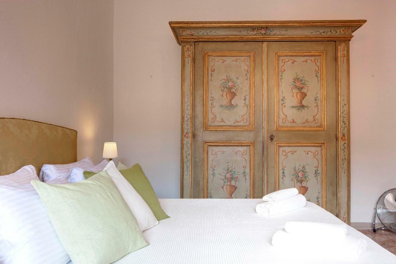 Historical Apartment Spectacular Arno View With Balcony From 12 Th Century. Firenze Kültér fotó