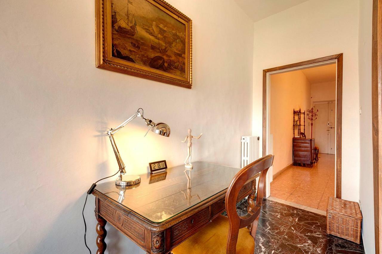 Historical Apartment Spectacular Arno View With Balcony From 12 Th Century. Firenze Kültér fotó