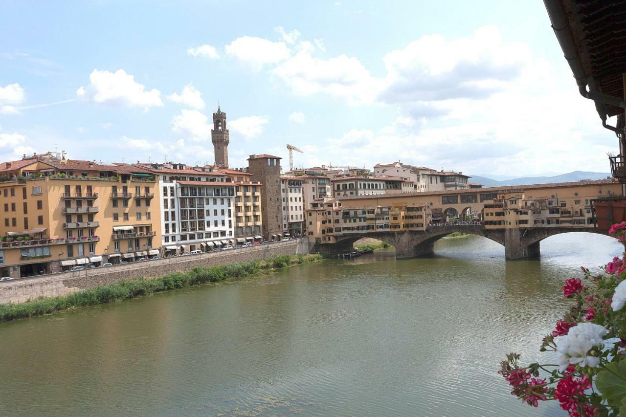 Historical Apartment Spectacular Arno View With Balcony From 12 Th Century. Firenze Kültér fotó