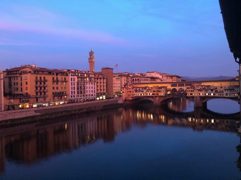 Historical Apartment Spectacular Arno View With Balcony From 12 Th Century. Firenze Kültér fotó